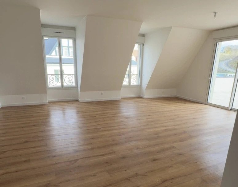 parquet stratifié imitation bois clair chambre poissy