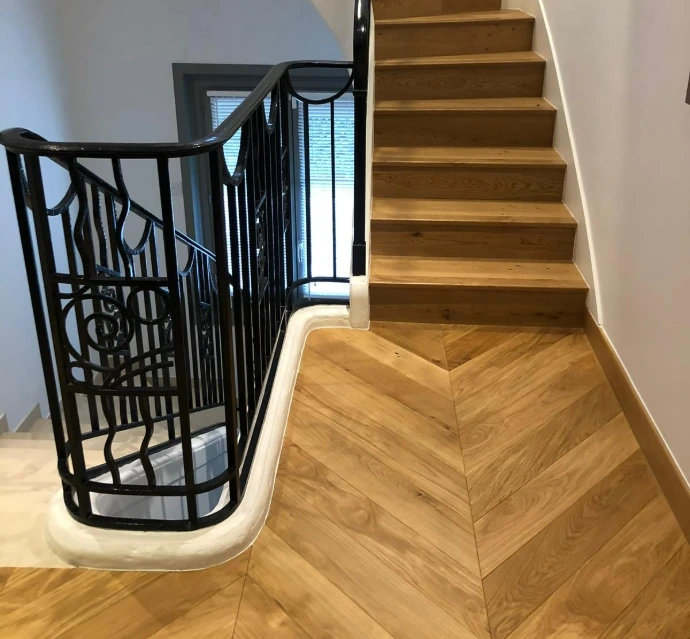 escaliers point de hongrie massif vitrifié versailles