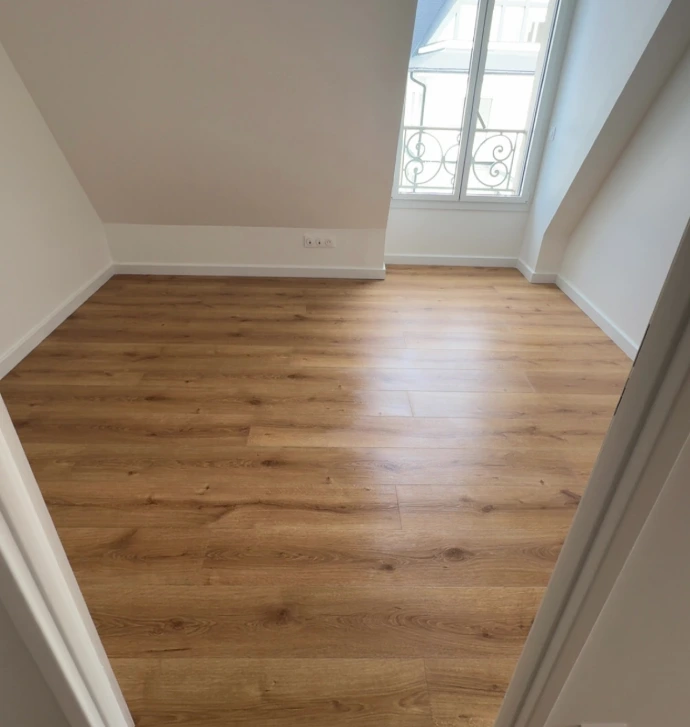 parquet stratifié imitation bois clair chambre orgeval